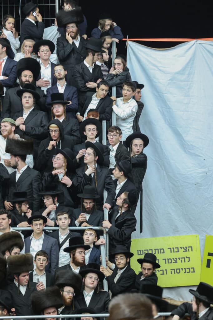 גלריית ענק: שעות של התעלות בשמחת בית השואבה של ר' מיילך גלריית ענק: שעות של התעלות בשמחת בית השואבה של ר' מיילך