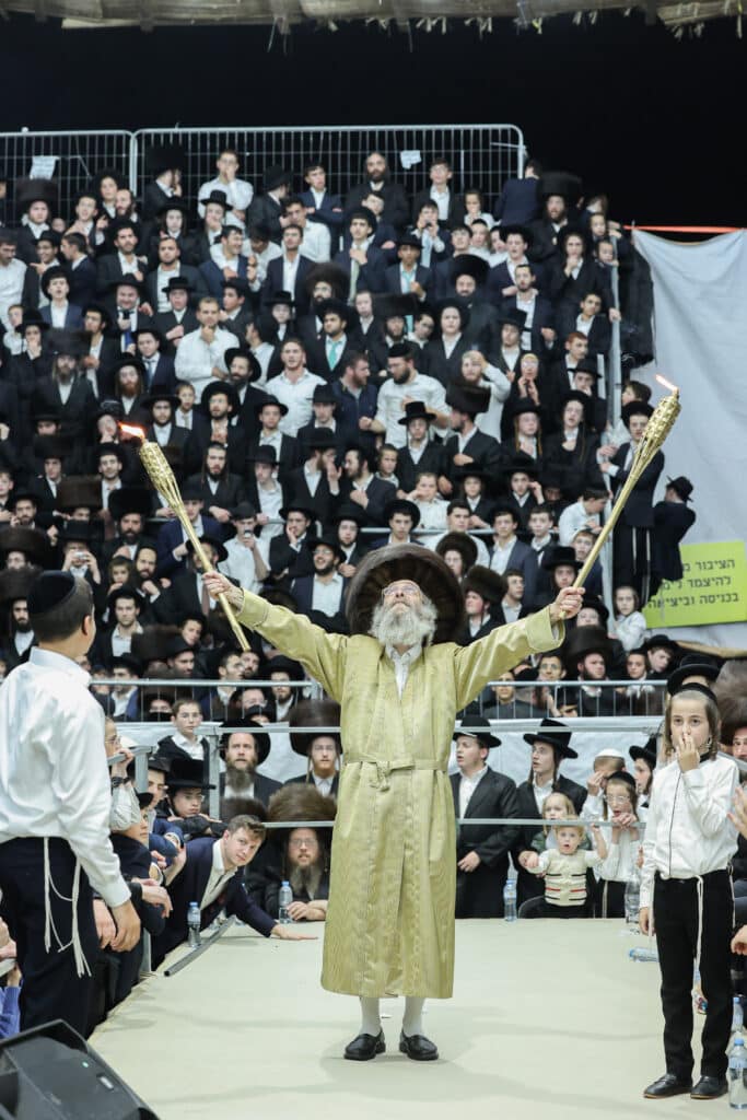 גלריית ענק: שעות של התעלות בשמחת בית השואבה של ר' מיילך גלריית ענק: שעות של התעלות בשמחת בית השואבה של ר' מיילך