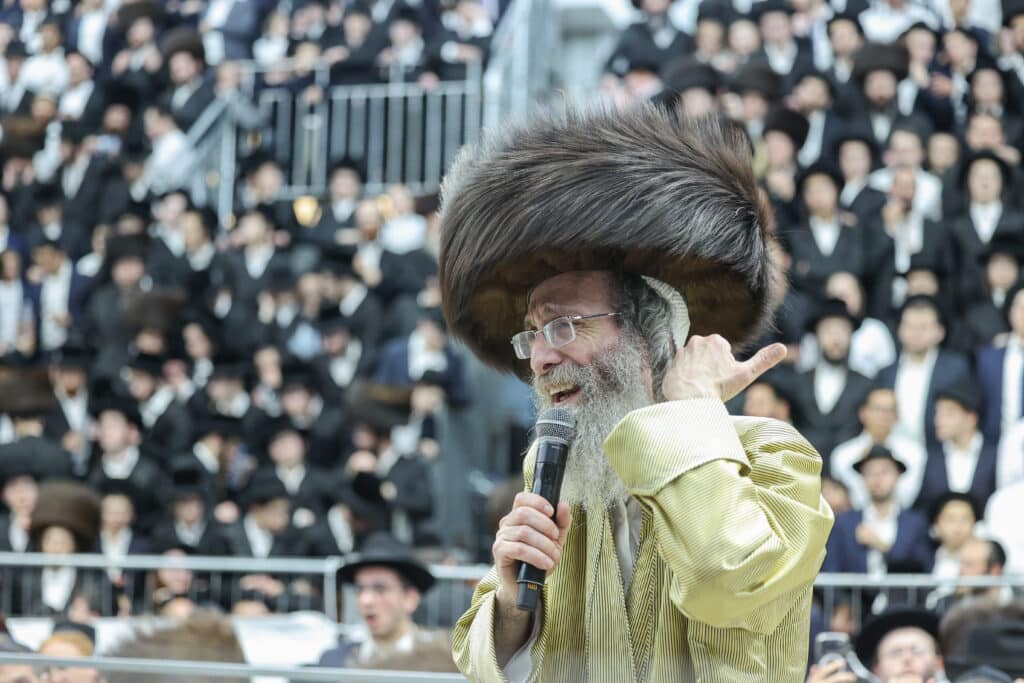 גלריית ענק: שעות של התעלות בשמחת בית השואבה של ר' מיילך גלריית ענק: שעות של התעלות בשמחת בית השואבה של ר' מיילך