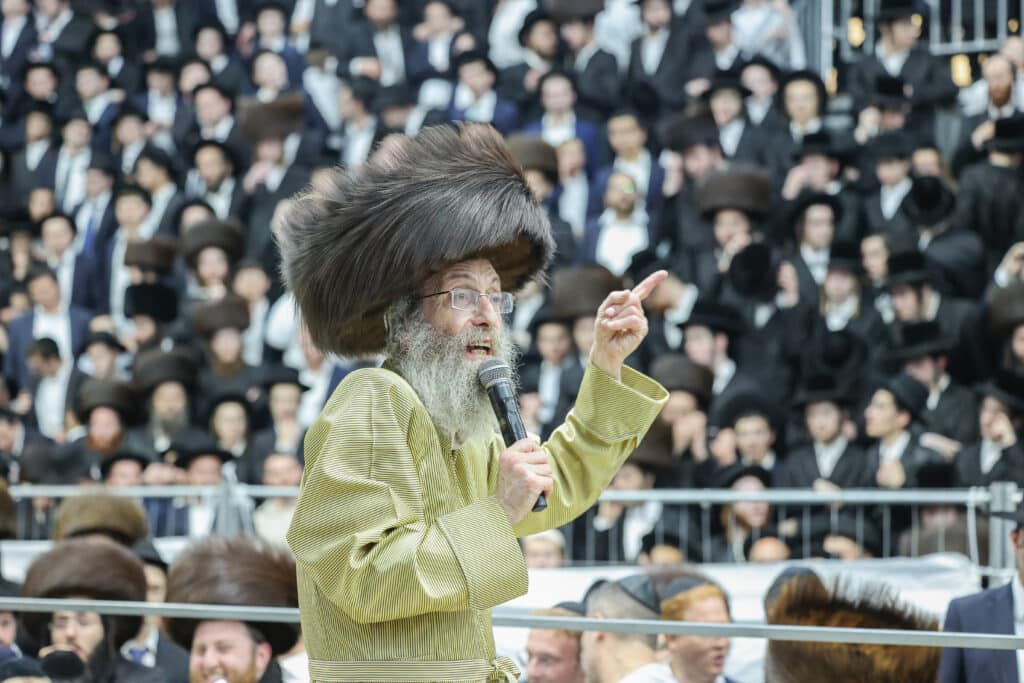 גלריית ענק: שעות של התעלות בשמחת בית השואבה של ר' מיילך גלריית ענק: שעות של התעלות בשמחת בית השואבה של ר' מיילך