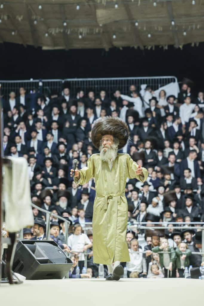 גלריית ענק: שעות של התעלות בשמחת בית השואבה של ר' מיילך גלריית ענק: שעות של התעלות בשמחת בית השואבה של ר' מיילך
