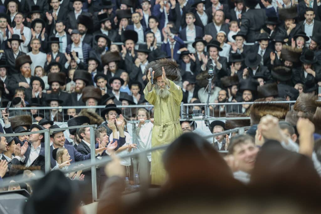גלריית ענק: שעות של התעלות בשמחת בית השואבה של ר' מיילך גלריית ענק: שעות של התעלות בשמחת בית השואבה של ר' מיילך