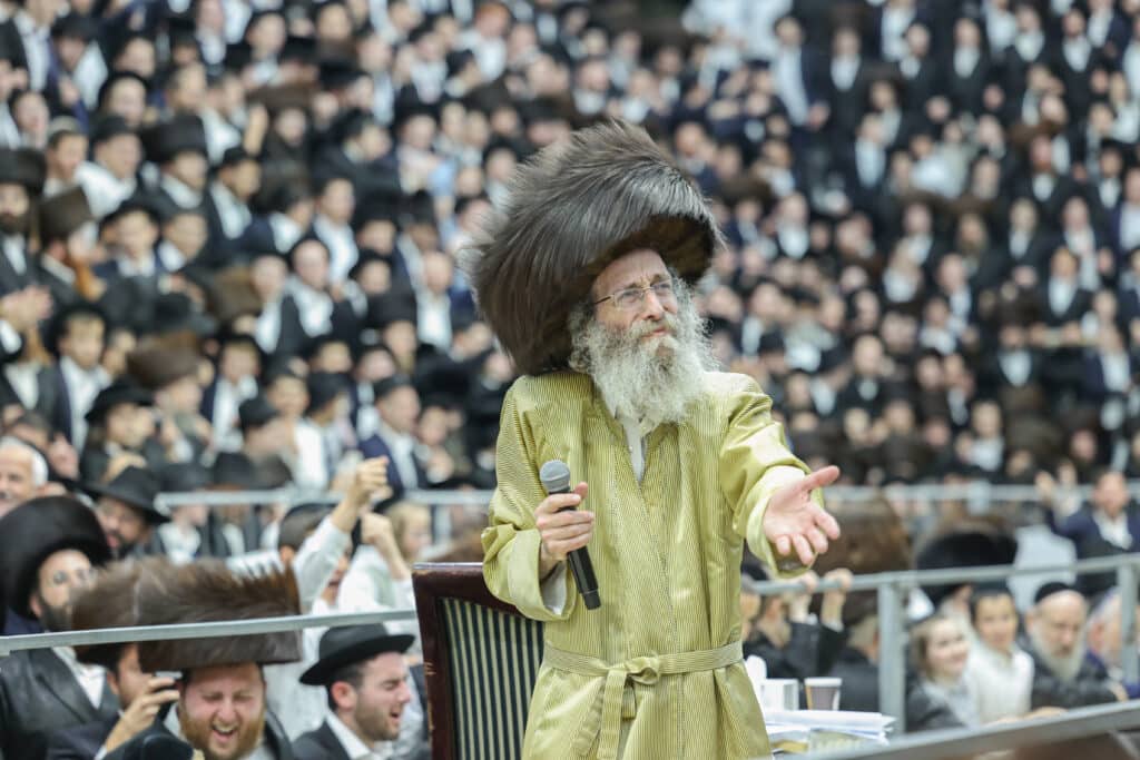 גלריית ענק: שעות של התעלות בשמחת בית השואבה של ר' מיילך גלריית ענק: שעות של התעלות בשמחת בית השואבה של ר' מיילך