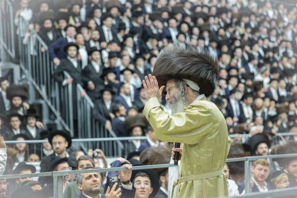 גלריית ענק: שעות של התעלות בשמחת בית השואבה של ר' מיילך גלריית ענק: שעות של התעלות בשמחת בית השואבה של ר' מיילך