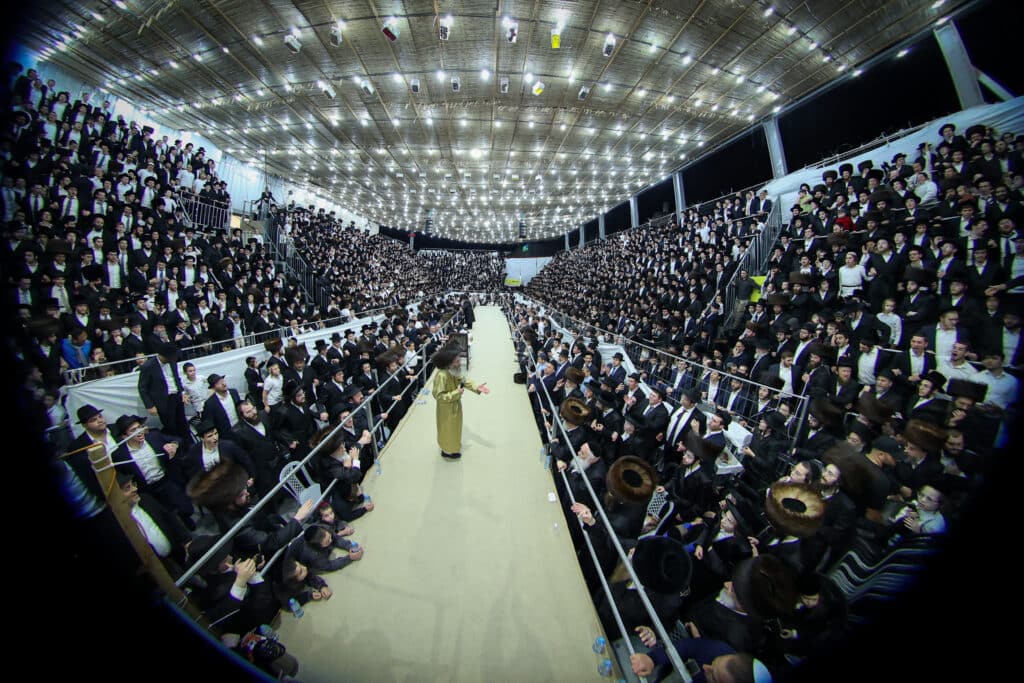 גלריית ענק: שעות של התעלות בשמחת בית השואבה של ר' מיילך גלריית ענק: שעות של התעלות בשמחת בית השואבה של ר' מיילך