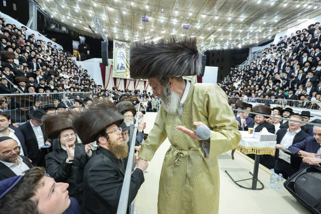 גלריית ענק: שעות של התעלות בשמחת בית השואבה של ר' מיילך גלריית ענק: שעות של התעלות בשמחת בית השואבה של ר' מיילך