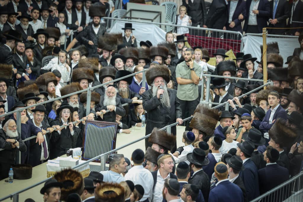 גלריית ענק: שעות של התעלות בשמחת בית השואבה של ר' מיילך גלריית ענק: שעות של התעלות בשמחת בית השואבה של ר' מיילך