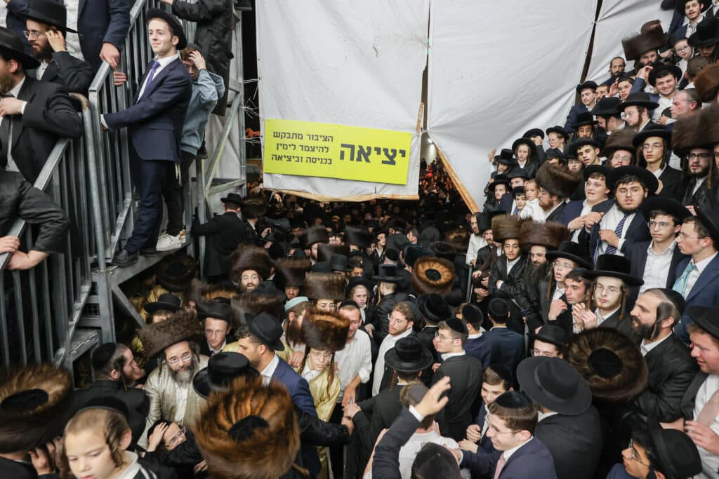 גלריית ענק: שעות של התעלות בשמחת בית השואבה של ר' מיילך גלריית ענק: שעות של התעלות בשמחת בית השואבה של ר' מיילך