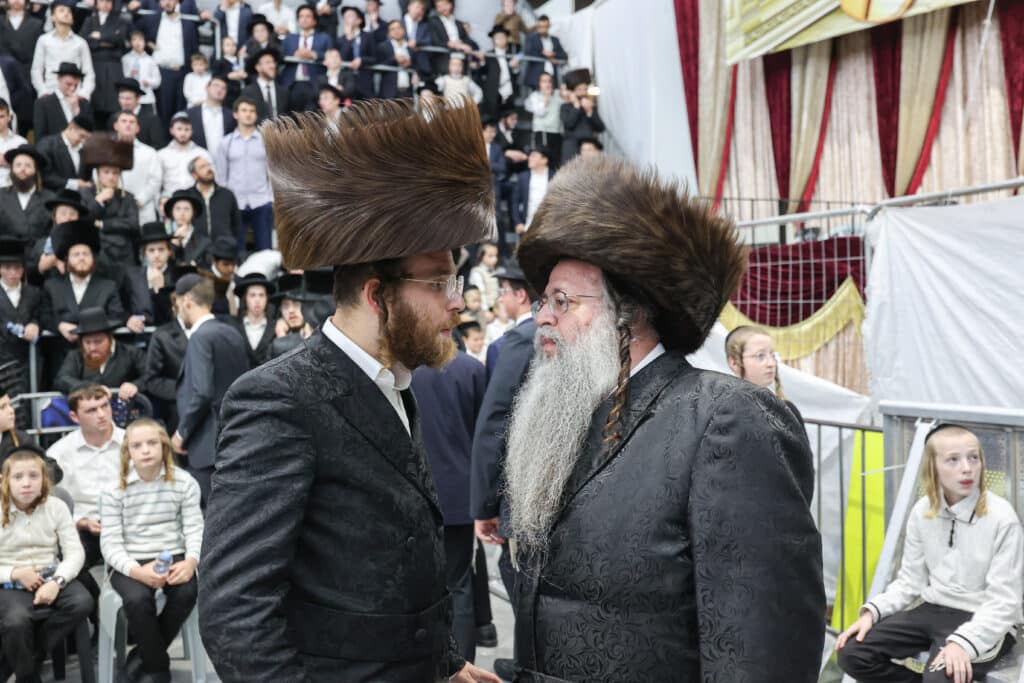 גלריית ענק: שעות של התעלות בשמחת בית השואבה של ר' מיילך גלריית ענק: שעות של התעלות בשמחת בית השואבה של ר' מיילך