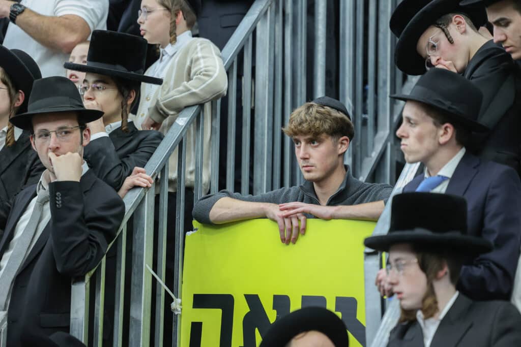 גלריית ענק: שעות של התעלות בשמחת בית השואבה של ר' מיילך גלריית ענק: שעות של התעלות בשמחת בית השואבה של ר' מיילך