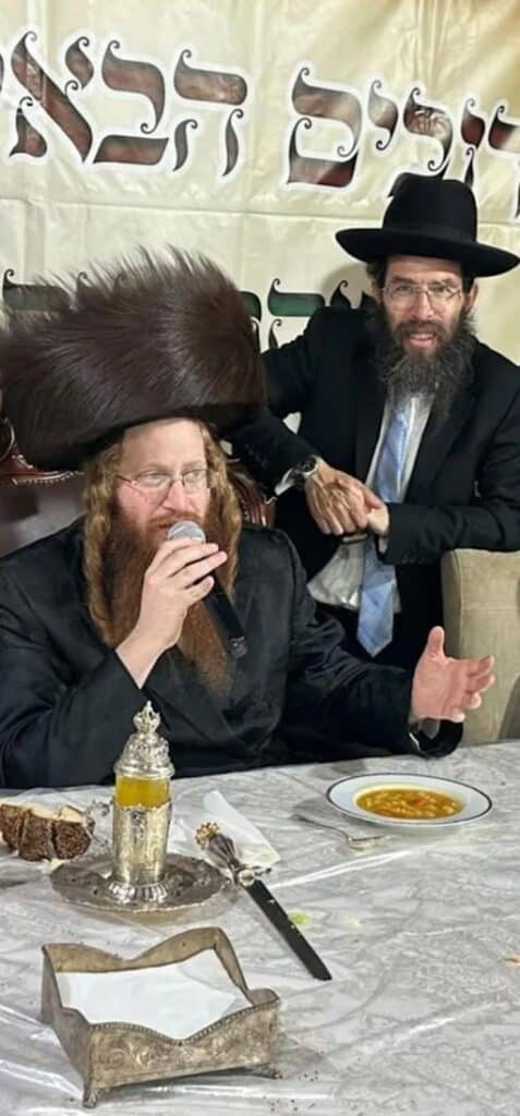 ירח האיתנים בחצר הקודש קאליב ירח האיתנים בחצר הקודש קאליב