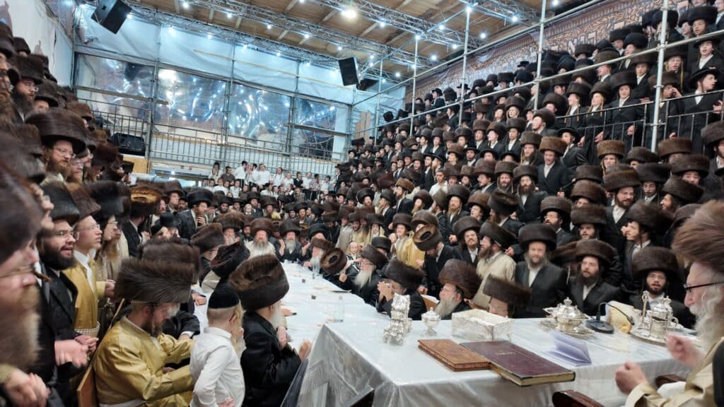 גלריה: חג הסוכות בחצר הקודש קהל חסידי ירושלים גלריה: חג הסוכות בחצר הקודש קהל חסידי ירושלים