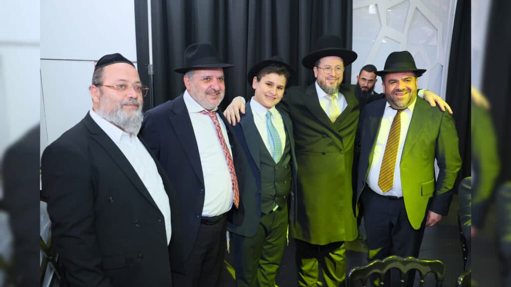 רבנים ואדמו"רים בבר מצווה לבנו של הגר"א דרעי רבנים ואדמו"רים בבר מצווה לבנו של הגר"א דרעי