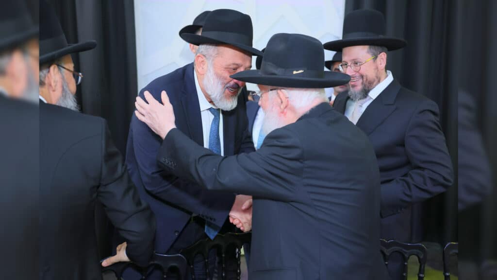רבנים ואדמו"רים בבר מצווה לבנו של הגר"א דרעי רבנים ואדמו"רים בבר מצווה לבנו של הגר"א דרעי