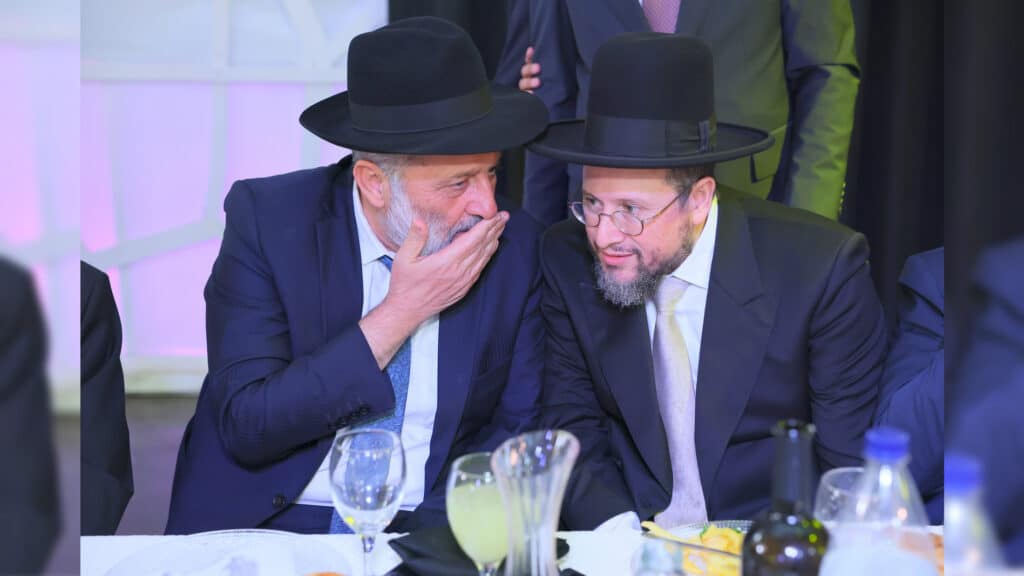 רבנים ואדמו"רים בבר מצווה לבנו של הגר"א דרעי רבנים ואדמו"רים בבר מצווה לבנו של הגר"א דרעי