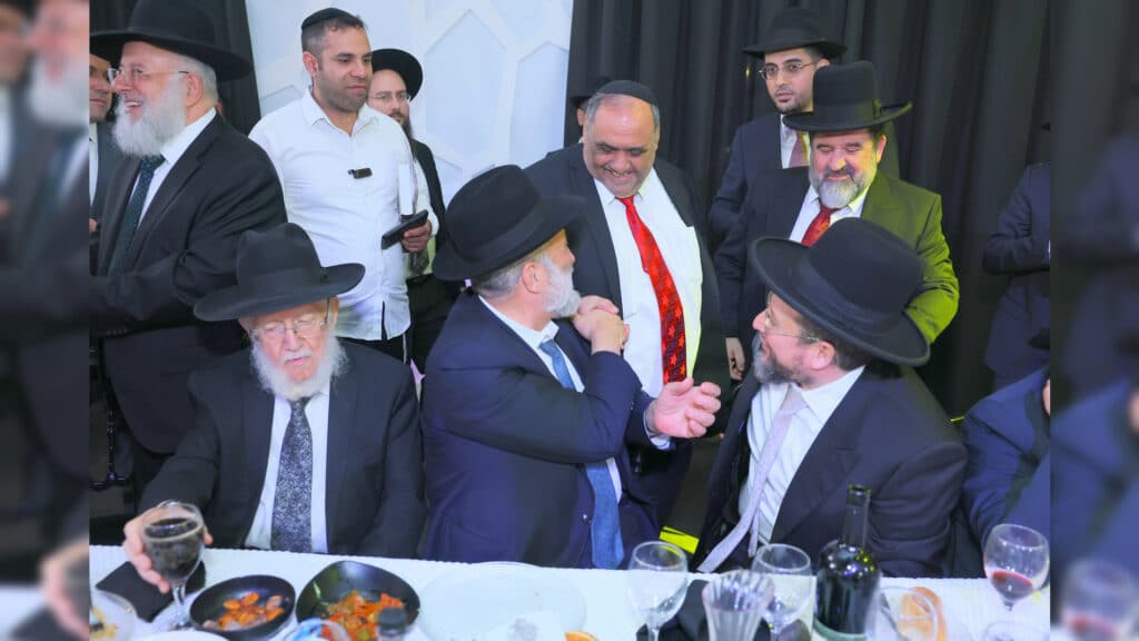 רבנים ואדמו"רים בבר מצווה לבנו של הגר"א דרעי רבנים ואדמו"רים בבר מצווה לבנו של הגר"א דרעי