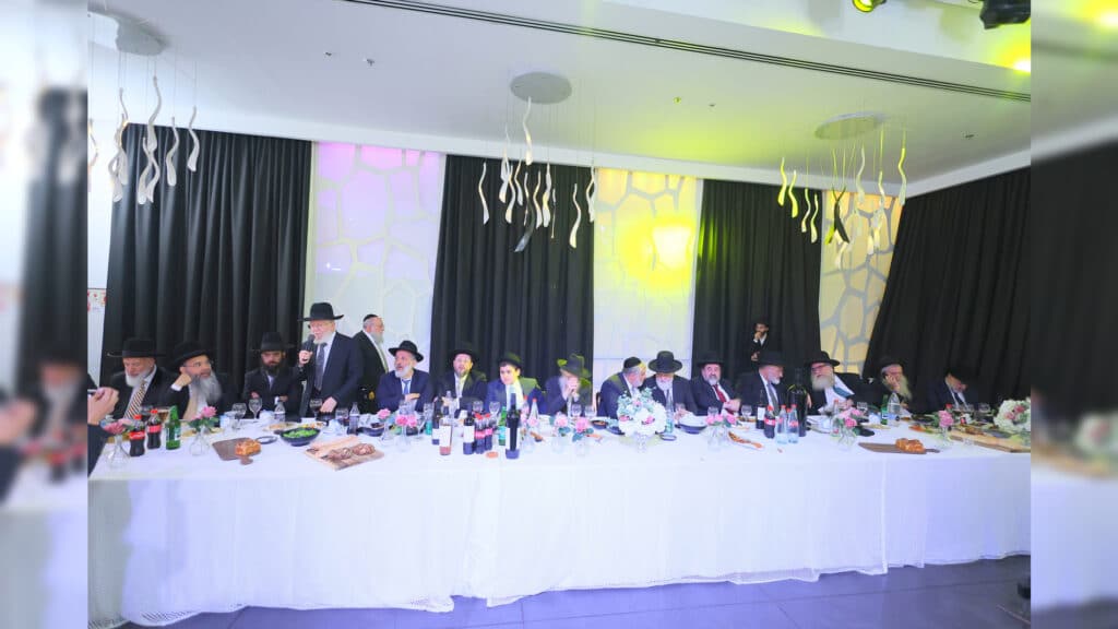 רבנים ואדמו"רים בבר מצווה לבנו של הגר"א דרעי רבנים ואדמו"רים בבר מצווה לבנו של הגר"א דרעי
