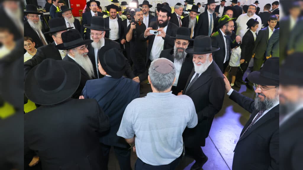 רבנים ואדמו"רים בבר מצווה לבנו של הגר"א דרעי רבנים ואדמו"רים בבר מצווה לבנו של הגר"א דרעי