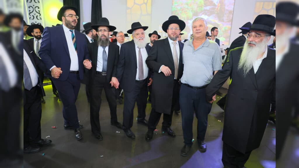 רבנים ואדמו"רים בבר מצווה לבנו של הגר"א דרעי רבנים ואדמו"רים בבר מצווה לבנו של הגר"א דרעי