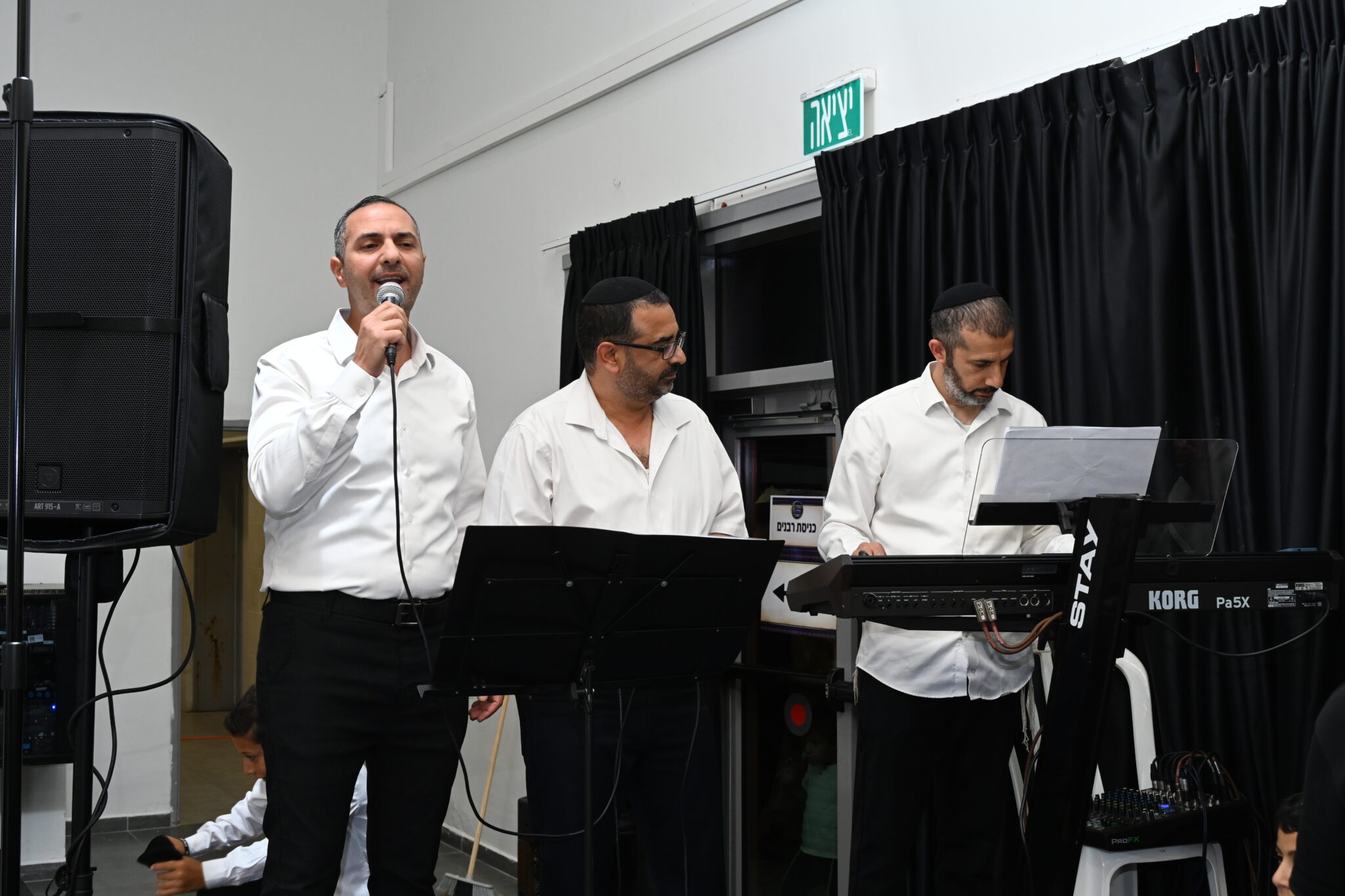 בהשתתפות פוסק עדת תימן: בקהילה התימנית בחריש חגגו שמחת חג בהשתתפות פוסק עדת תימן: בקהילה התימנית בחריש חגגו שמחת חג
