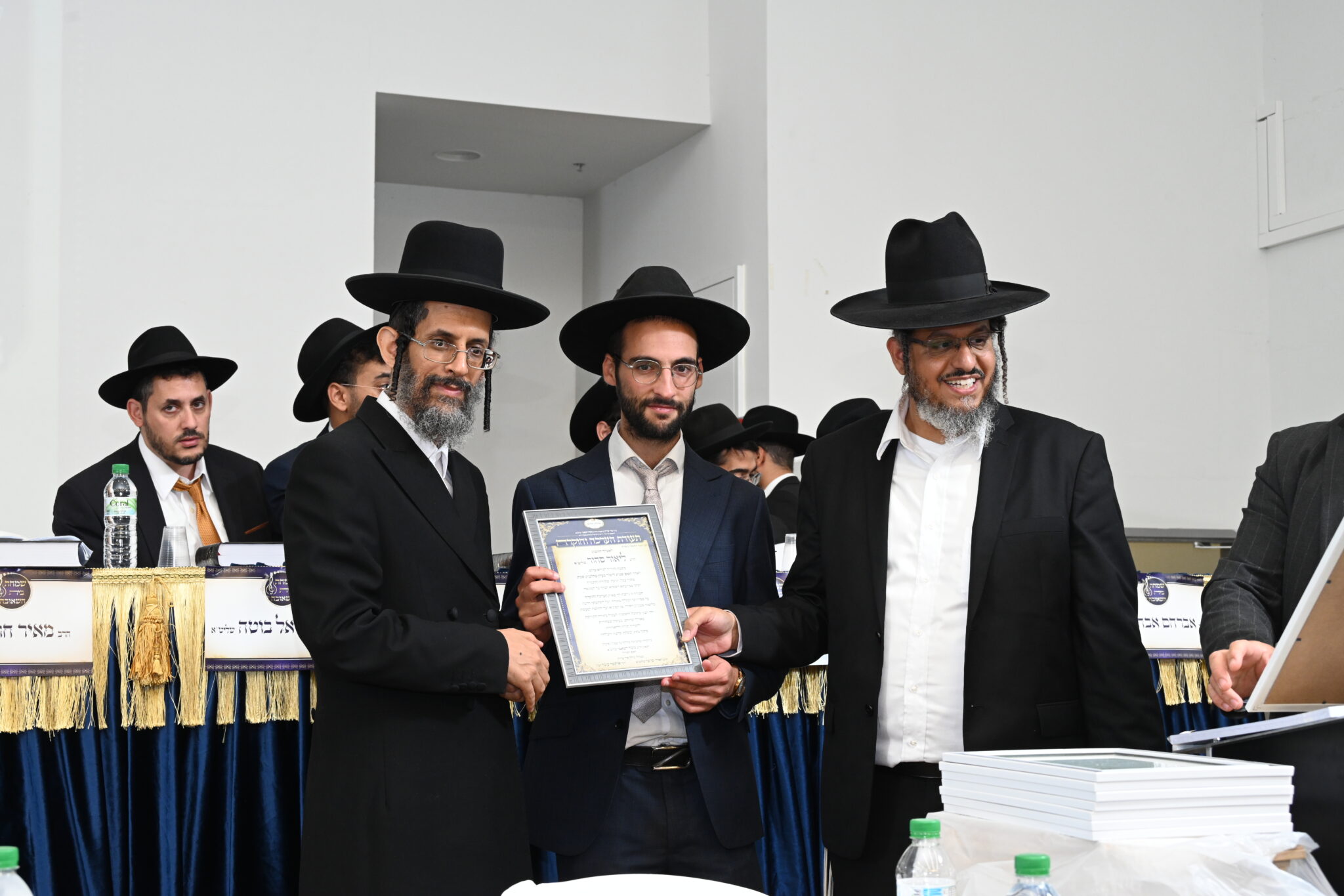 בהשתתפות פוסק עדת תימן: בקהילה התימנית בחריש חגגו שמחת חג בהשתתפות פוסק עדת תימן: בקהילה התימנית בחריש חגגו שמחת חג