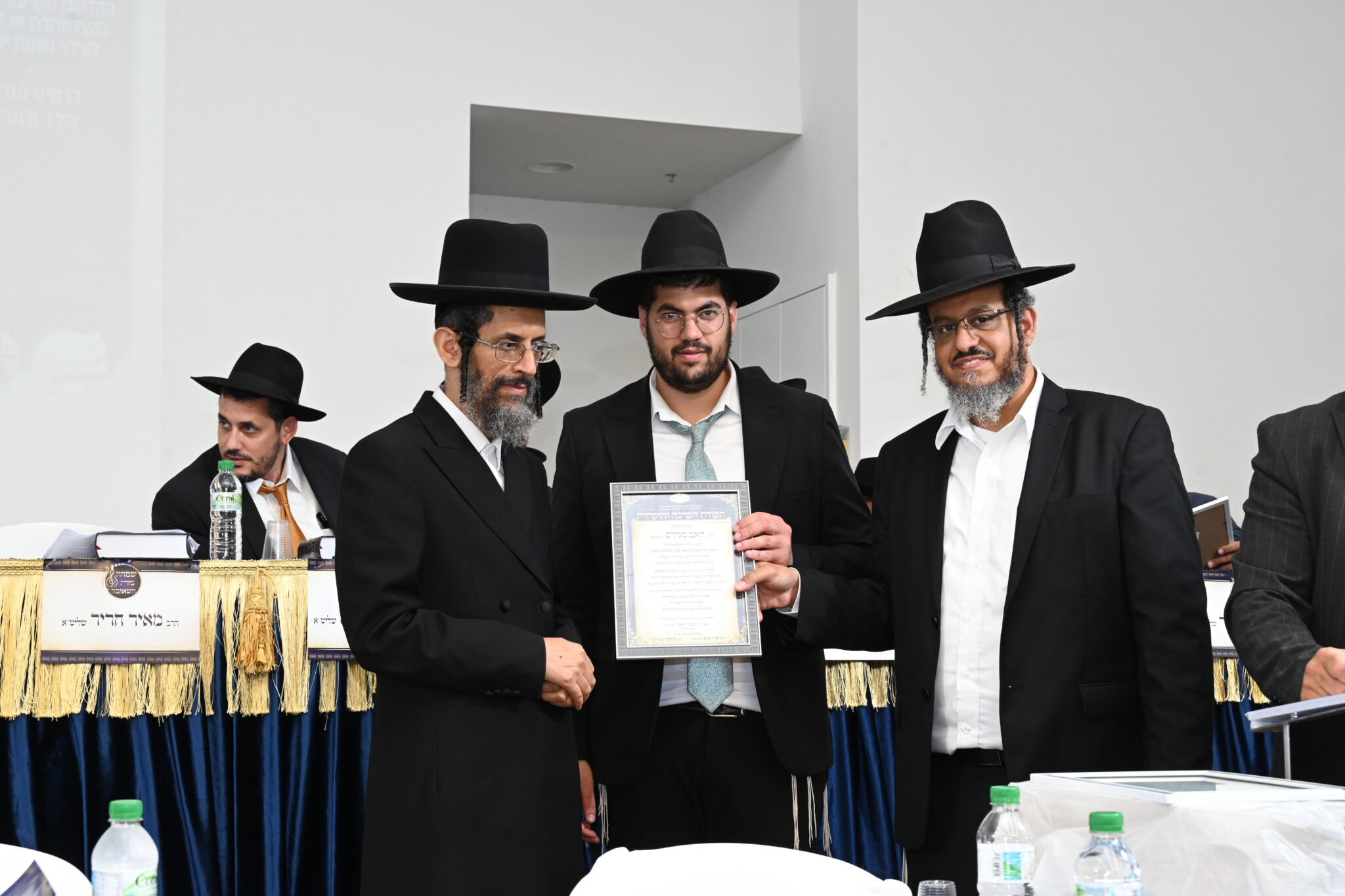 בהשתתפות פוסק עדת תימן: בקהילה התימנית בחריש חגגו שמחת חג בהשתתפות פוסק עדת תימן: בקהילה התימנית בחריש חגגו שמחת חג