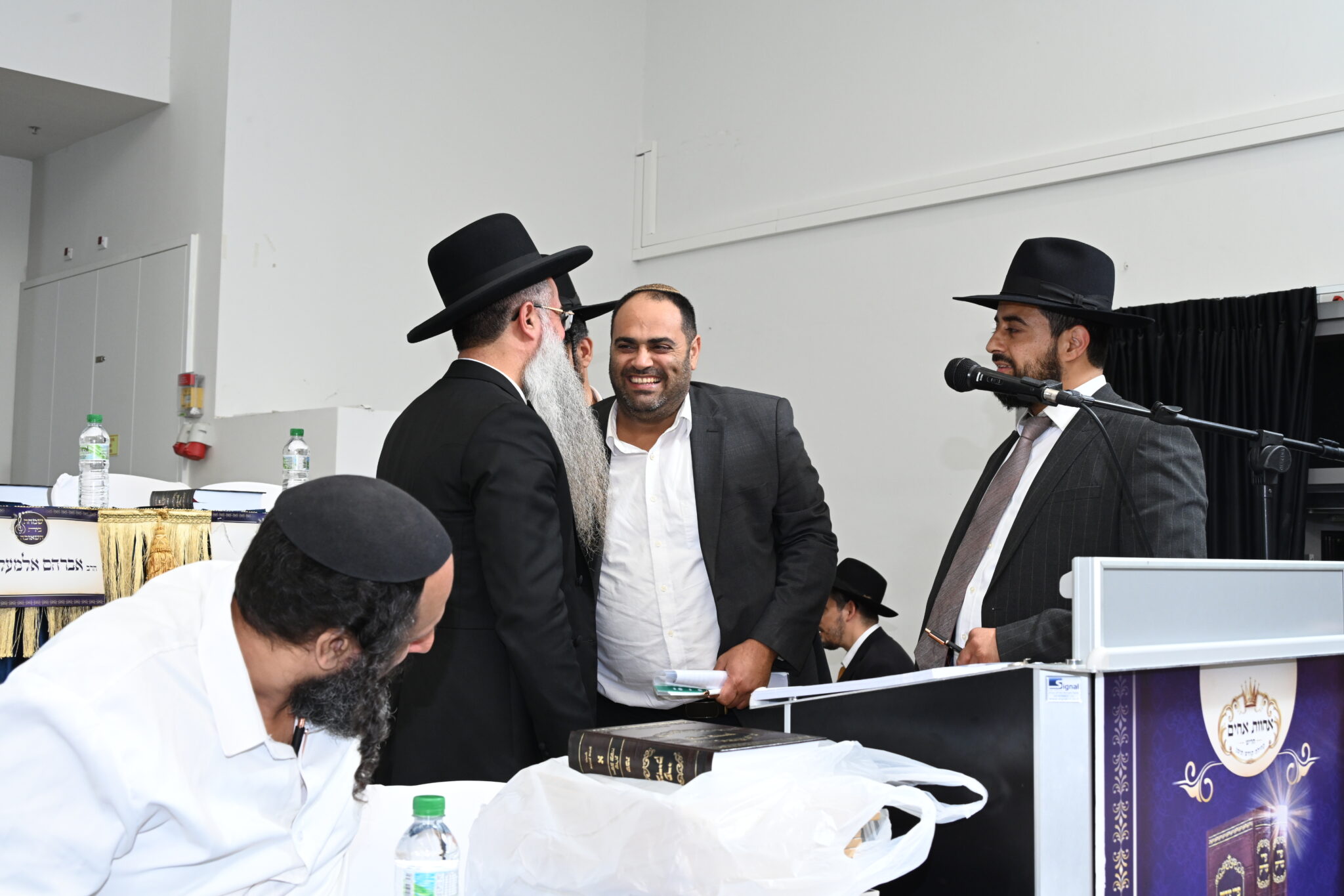 בהשתתפות פוסק עדת תימן: בקהילה התימנית בחריש חגגו שמחת חג בהשתתפות פוסק עדת תימן: בקהילה התימנית בחריש חגגו שמחת חג