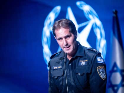 טלטלה במשטרה: הניצב שנפצע בקרבות בתחנה בשדרות פורש