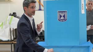 מפתיע: ראש העיר שהוחרם בידי נתניהו - כעת קורא להצביע לו