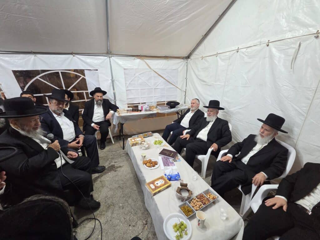 גדולי ישראל ואישי הציבור עלו לנחם את הרבנים לבית כהן גדולי ישראל ואישי הציבור עלו לנחם את הרבנים לבית כהן