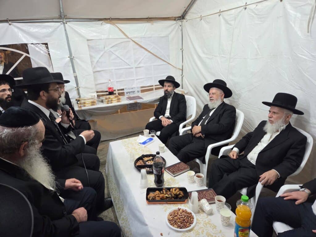 גדולי ישראל ואישי הציבור עלו לנחם את הרבנים לבית כהן גדולי ישראל ואישי הציבור עלו לנחם את הרבנים לבית כהן