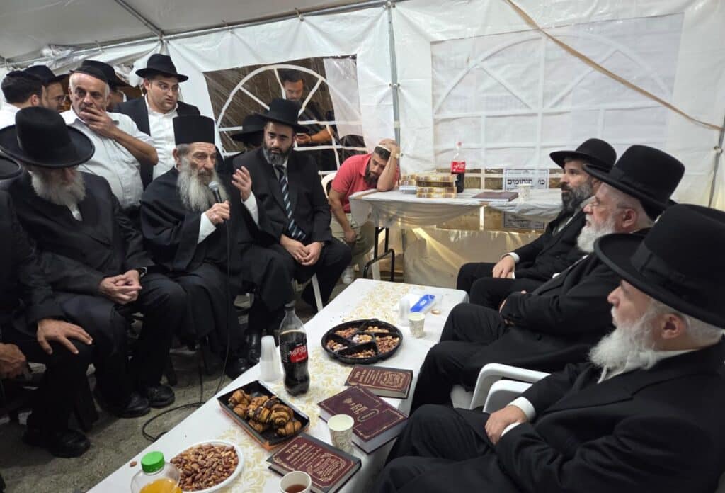 גדולי ישראל ואישי הציבור עלו לנחם את הרבנים לבית כהן גדולי ישראל ואישי הציבור עלו לנחם את הרבנים לבית כהן