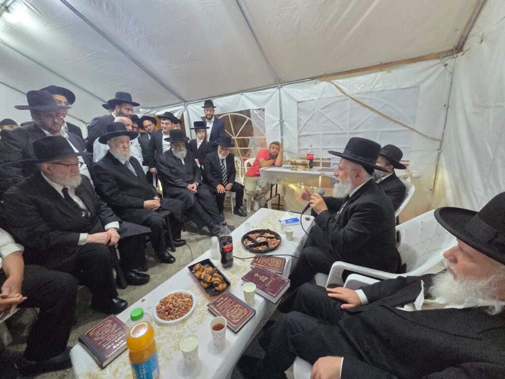 גדולי ישראל ואישי הציבור עלו לנחם את הרבנים לבית כהן גדולי ישראל ואישי הציבור עלו לנחם את הרבנים לבית כהן