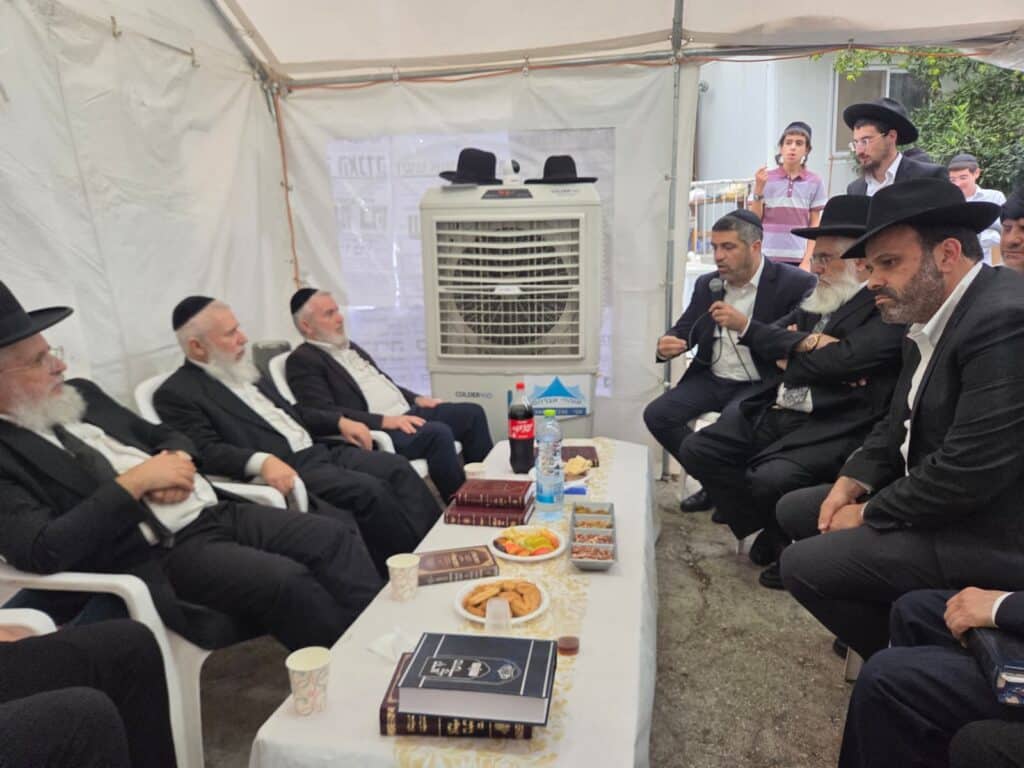 גדולי ישראל ואישי הציבור עלו לנחם את הרבנים לבית כהן גדולי ישראל ואישי הציבור עלו לנחם את הרבנים לבית כהן