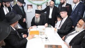 בסוכת הגר"נ בן שמעון: מעמד מרומם בהשתתפות ראשי ארגון 2000