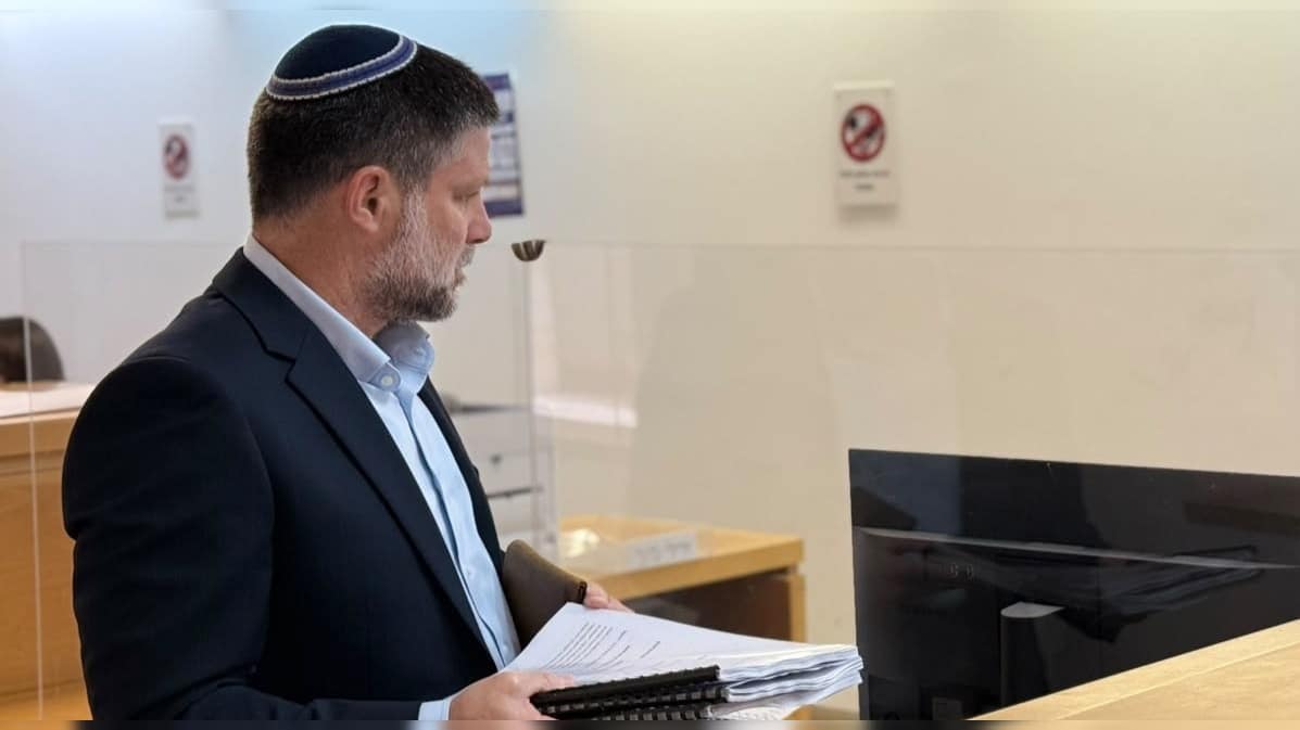 סמוטריץ' בעתירה דרמטית לבג"ץ נגד היועמ"שית