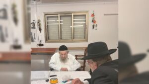 "ברכת הדרך" לקראת המשך הפעילות: פינדרוס ביקר אצל גדולי ישראל