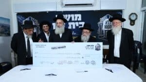 הדיינים קמו ממקומם והעניקו לאסיר עולם התורה 12,000 ש"ח