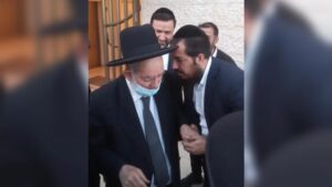 "ביזוי כבוד התורה": מנהיג הפלג הורה לצאת מחר למחאות ענק