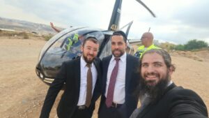 למה נחת מסוק בלב היישוב החרדי?