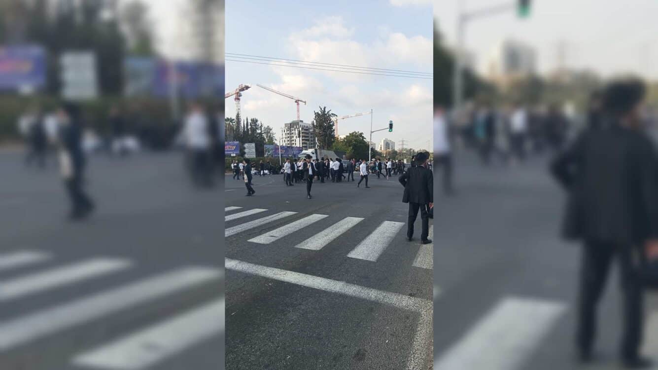 תלמיד ישיבה הועבר למשטרה הצבאית: מאות מחו בכפר סבא