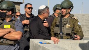 בן גביר בזירת הפיגוע: "לפרק את הרשות הפלסטינית"