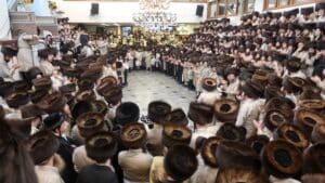 גלריה: חג הסוכות בחצר הקודש קהל חסידי ירושלים