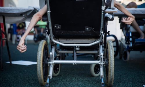 אדם בעל מוגבלות גבוהה יושב על כסא גלגלים (אילוסטרציה) ///צילום: הדס פרוש/פלאש90