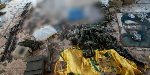 חלק מהאמל"ח שנתפס בדרום לבנון. צילום: דו"צ