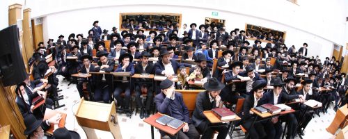 עצרת המספד בבנין אב// צילום: שמואל דריי