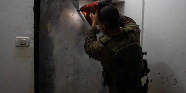 אטימת בית המחבל  צילום: דו"צ