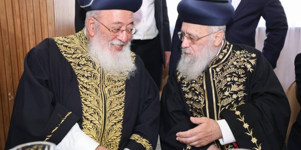 הרב יצחק יוסף והרב עמאר