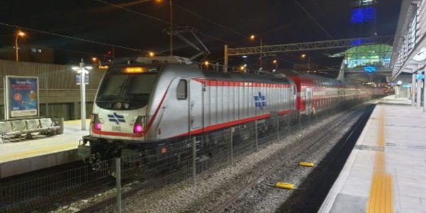 הרכבת החשמלית בתחנת ההגנה צילום: דוברות רכבת ישראל