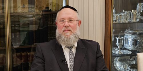 הרב אשר לנדאו, רב המכון לרפואה משפטית אבו כביר. צילום: המחדש